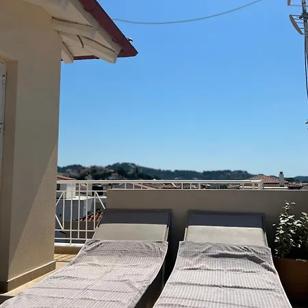 Apartamento Bozikis House! A Cosy In The Centre Skiathos Town