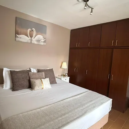 Bozikis House! A Cosy In The Centre Skiathos-stad