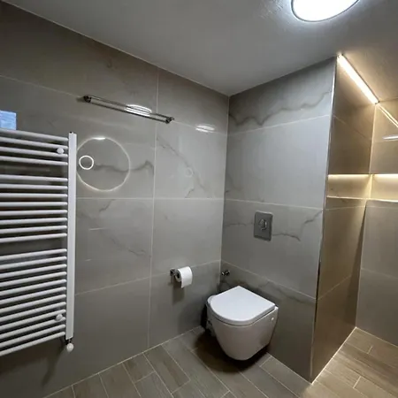 Daire Bozikis House! A Cosy In The Centre İskados
